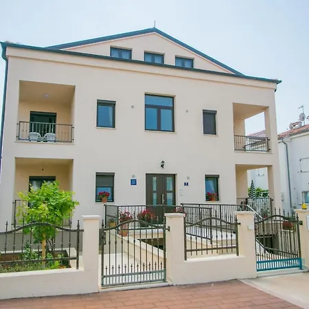 בית הארחה Sara